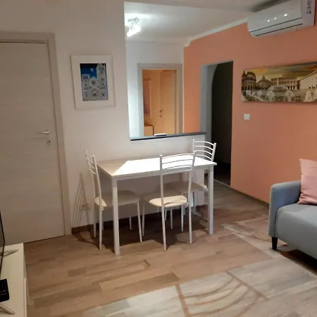 Cozy Coccagna Apartment Genoa